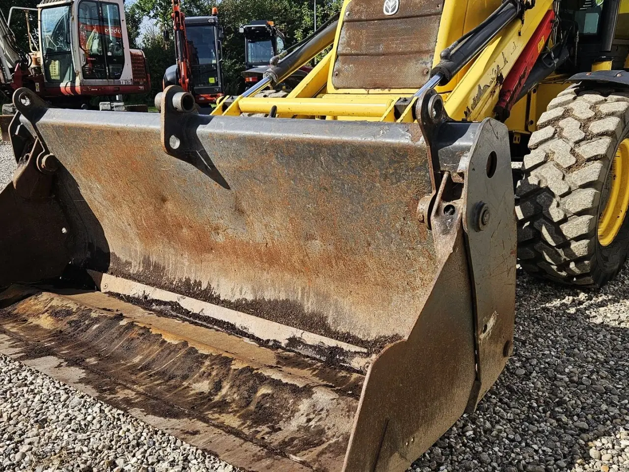 Billede 10 - New Holland LB110B / pæn og veludstyret / nye dæk + stor service