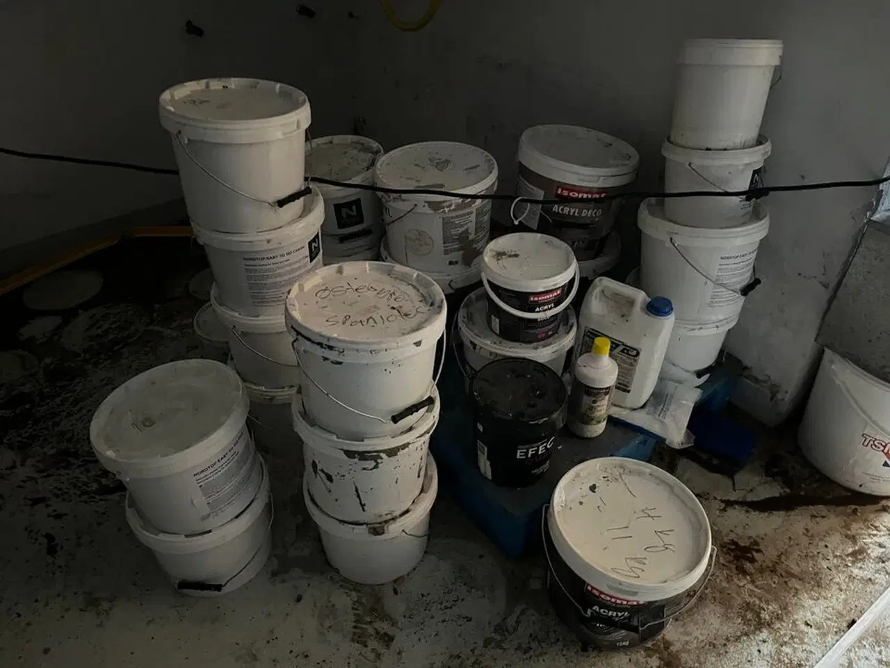 Billede 3 - Tøm rummet for det på billederne