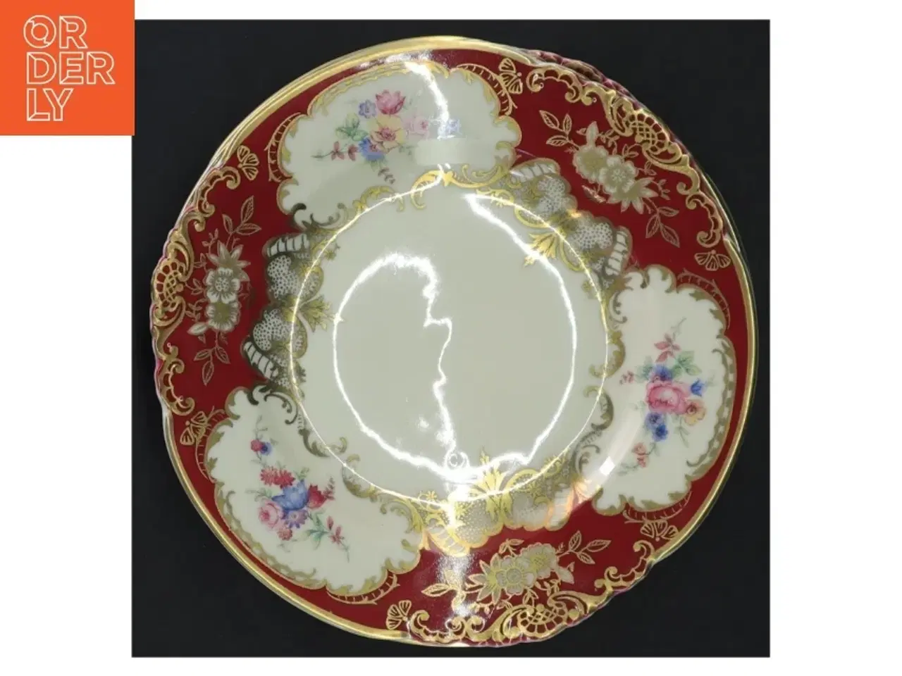 Billede 3 - Sæt af Dekorative Tallerkener (str. Ø 17 cm)