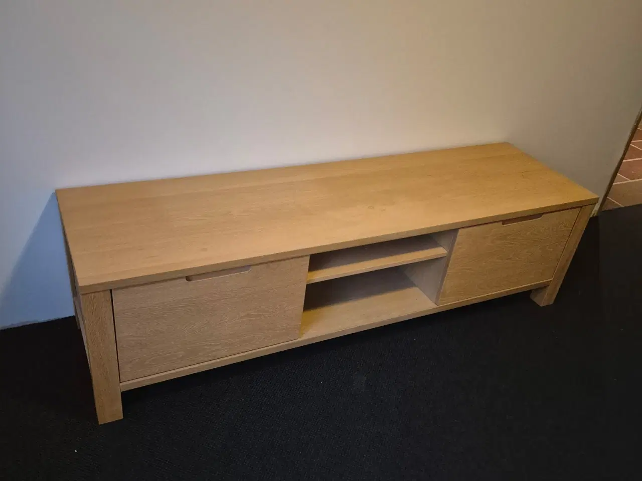 Billede 1 - Tv bord i egetræsfiner 