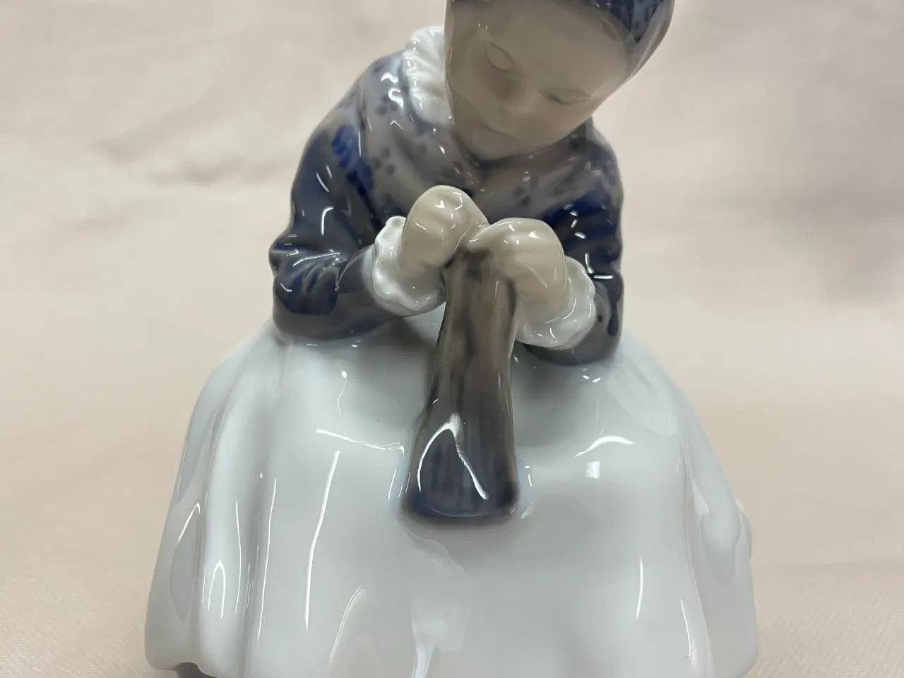 Billede 3 - Amagerpige. Porcelænsfigur