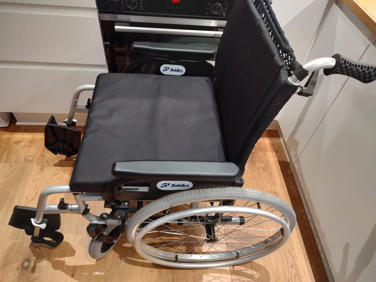 Billede 2 - Mobilix Dolphin letvægts kørestol aluminium