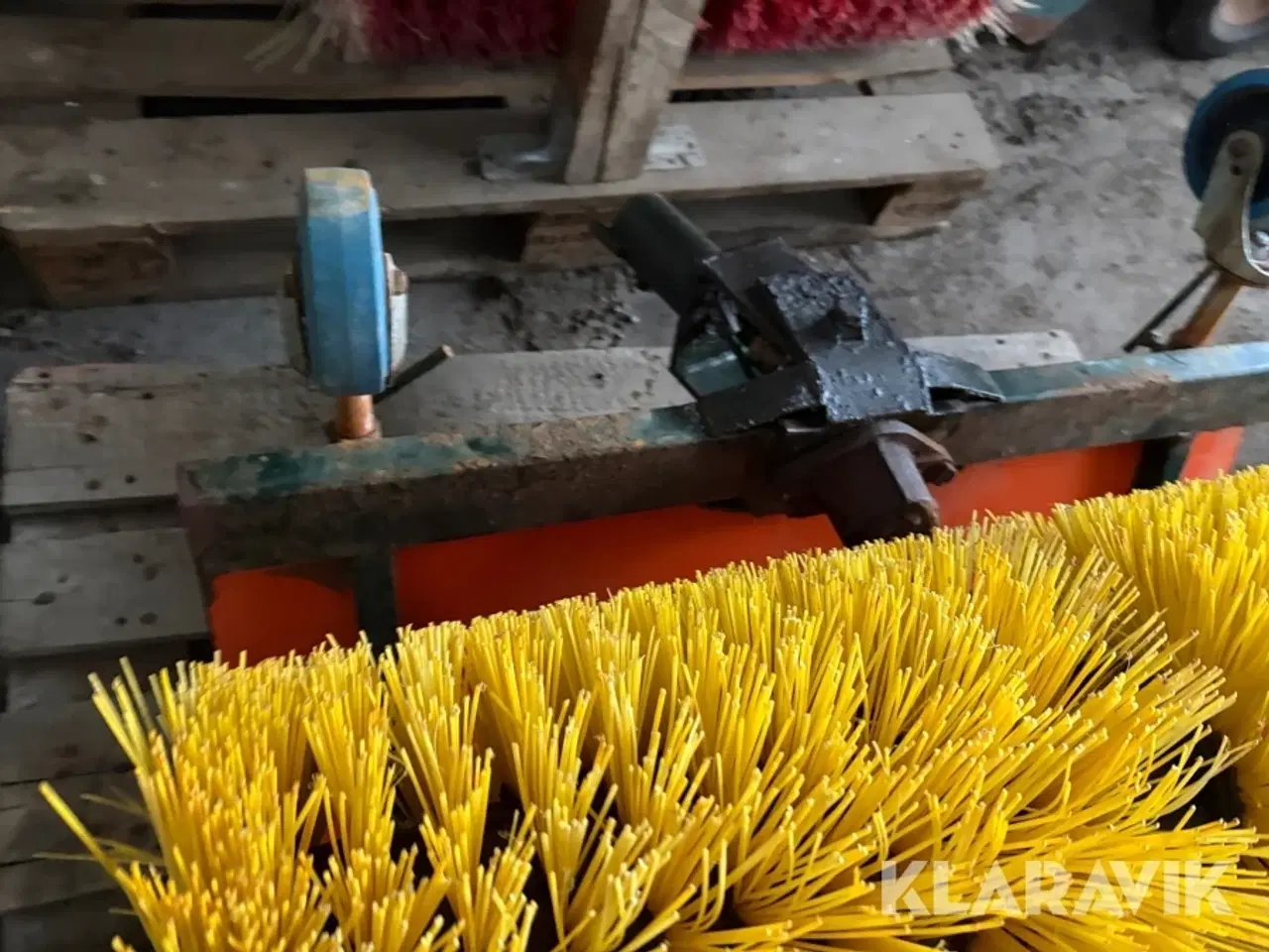 Billede 9 - Fejekost