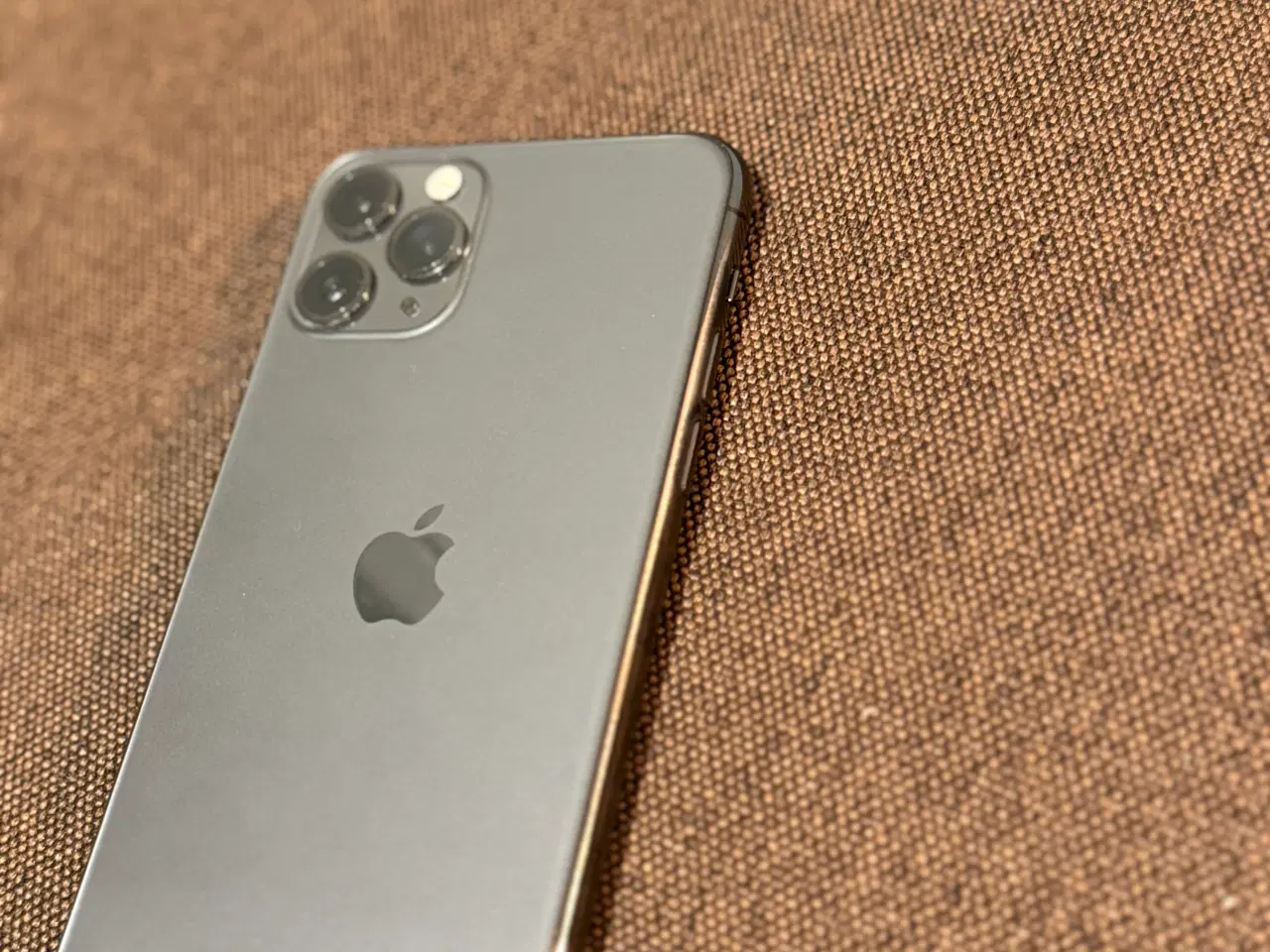 Billede 2 - 📱 iPhone 11 Pro – 256GB – sort