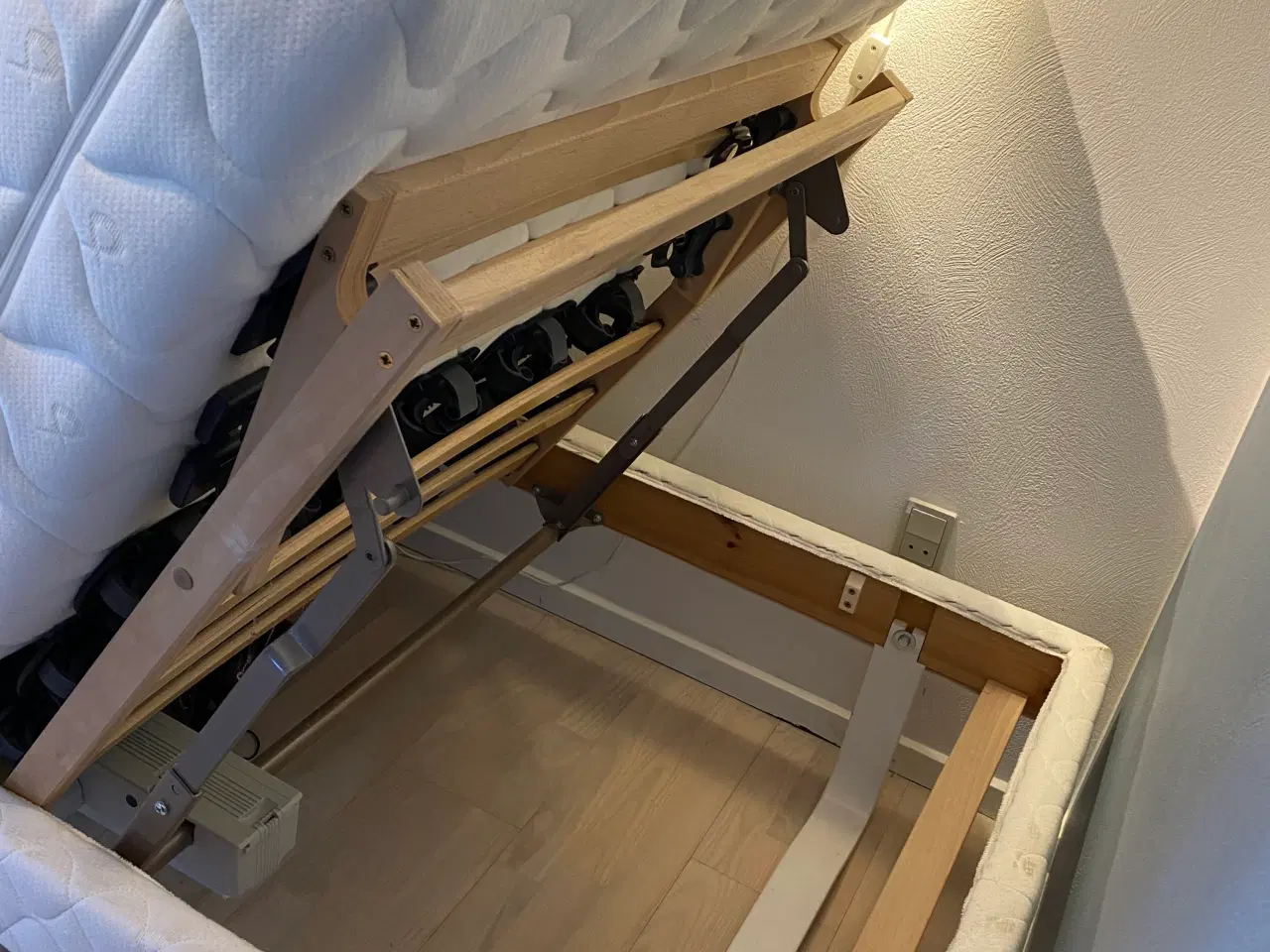 Billede 4 - Elevationsseng. Enkeltseng.