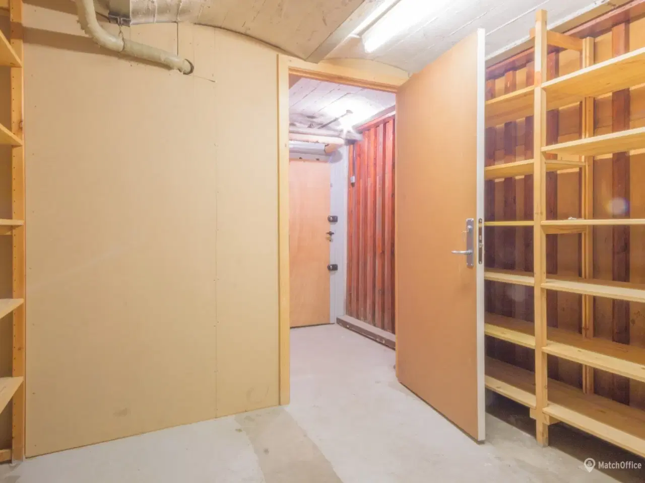 Billede 6 - Lagerlejemål i 2 rum udlejes