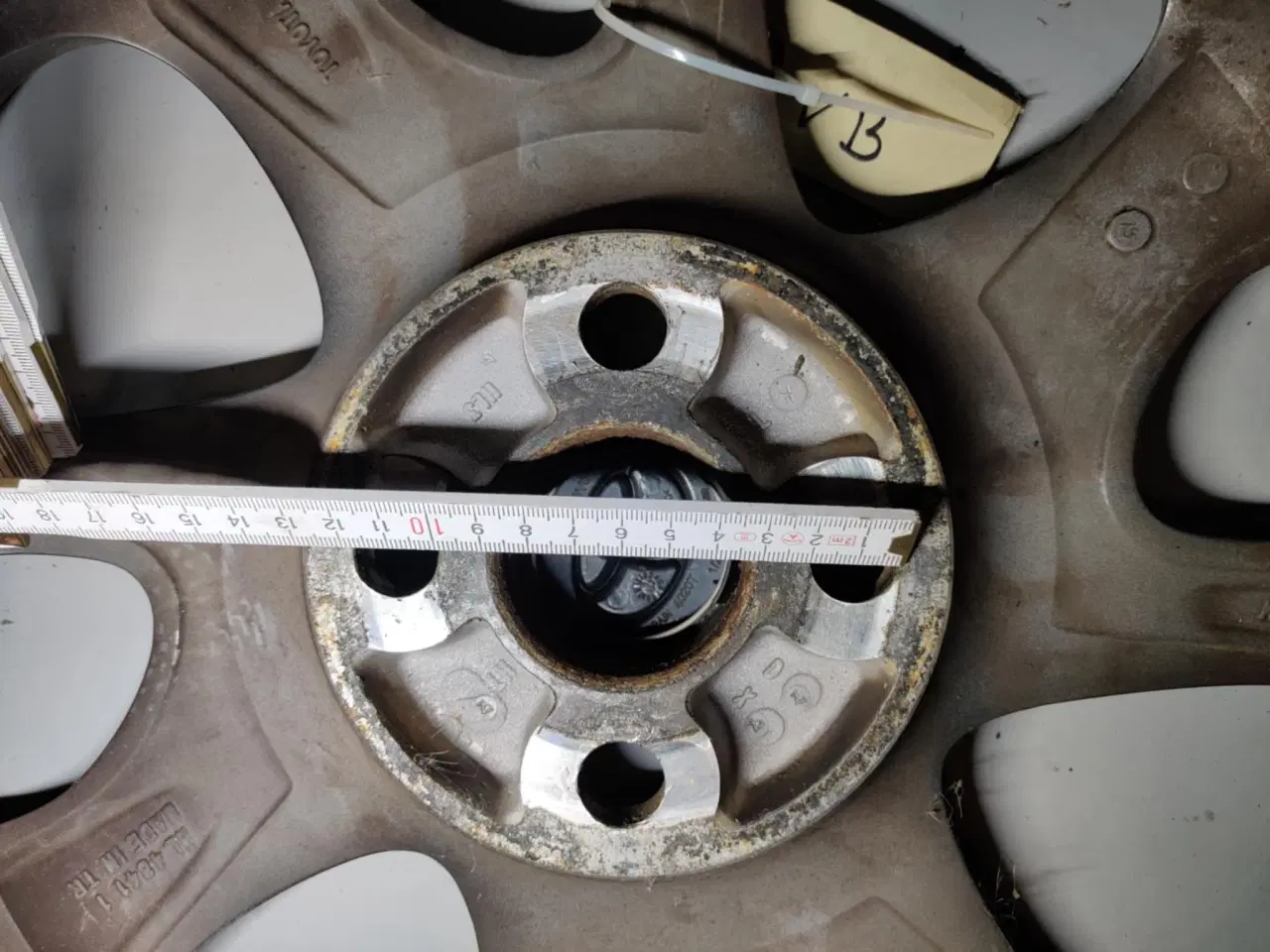 Billede 4 - Originale 16” Toyota alufælge med sommerdæk