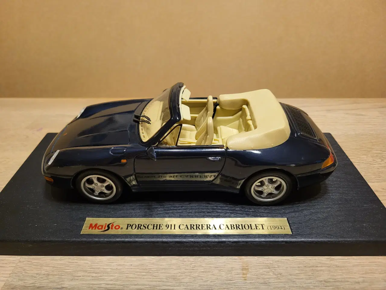 Billede 1 - Modelbil, Porsche 911 Cabriolet 1994, skala 1/18