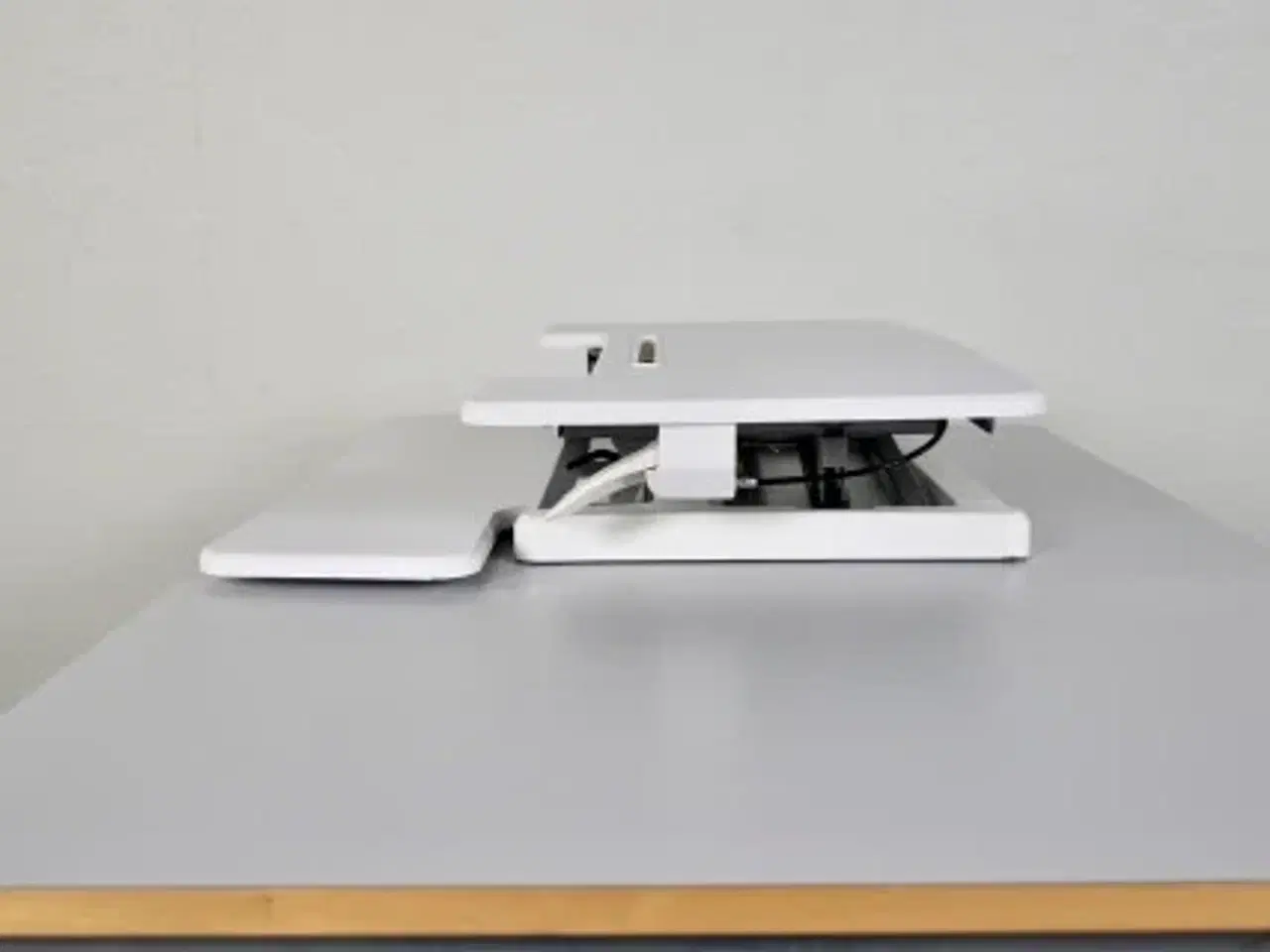 Billede 6 - Desk riser - omdan dit bord til et hæve-/sænkebord