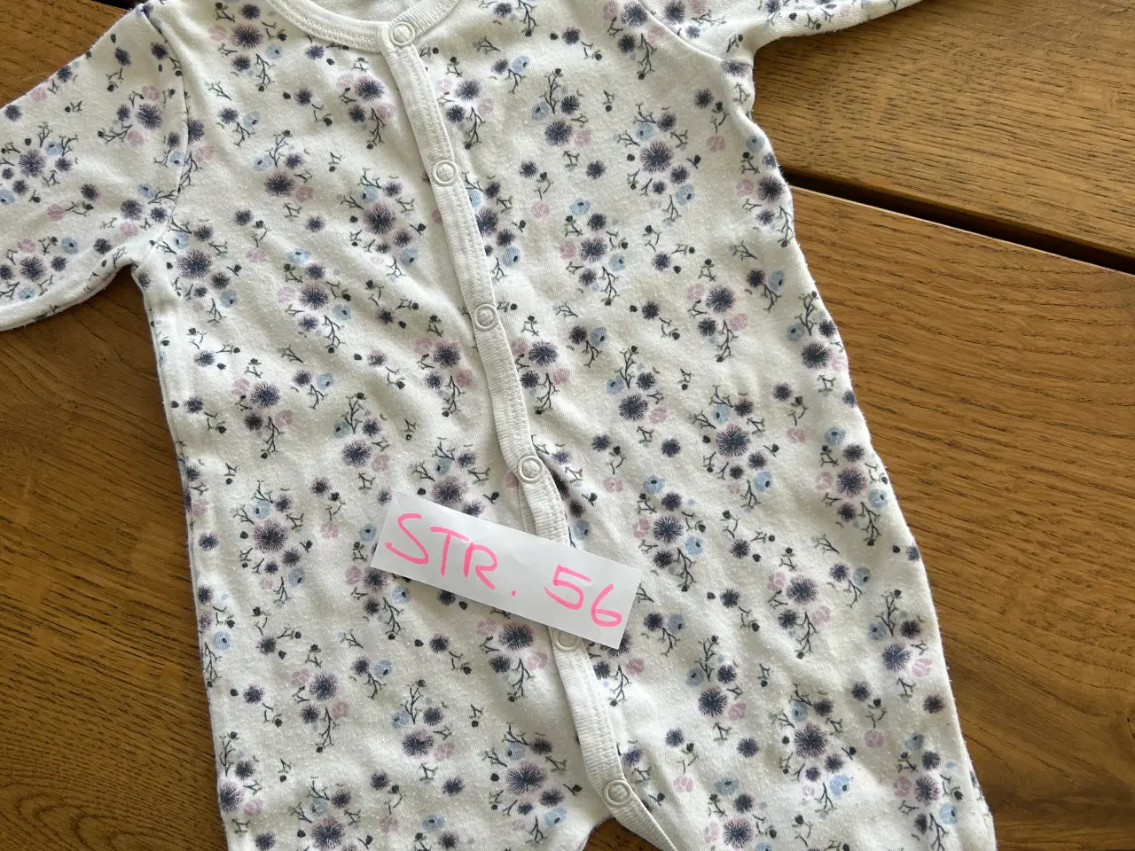 Billede 18 - Babytøj til pige str 56