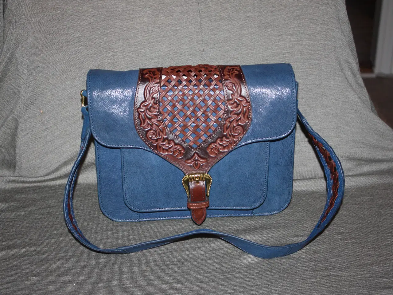 Billede 1 - Hidesign Blue solid sling bag
