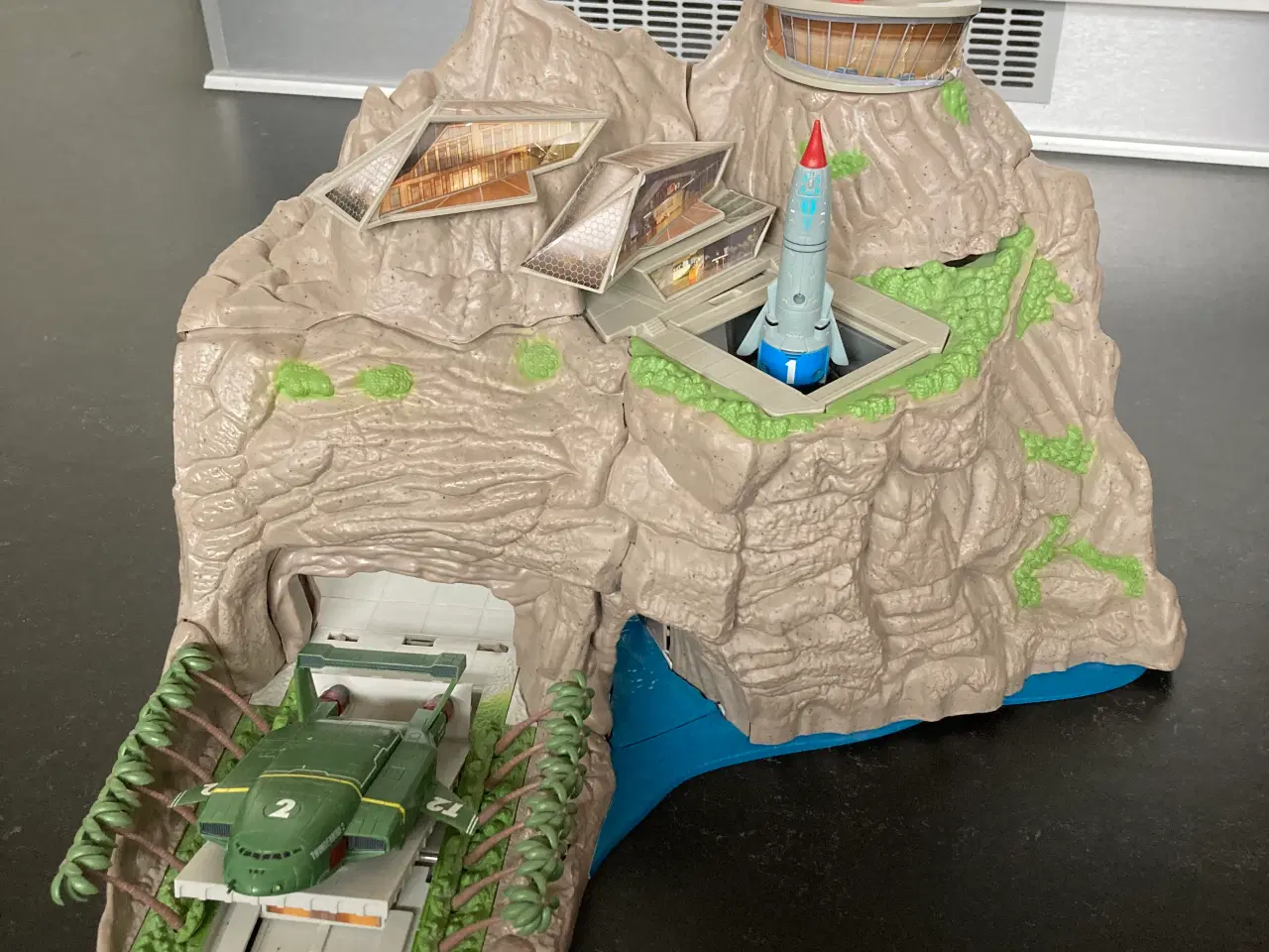 Billede 2 - Thunderbird Island med tilbehør
