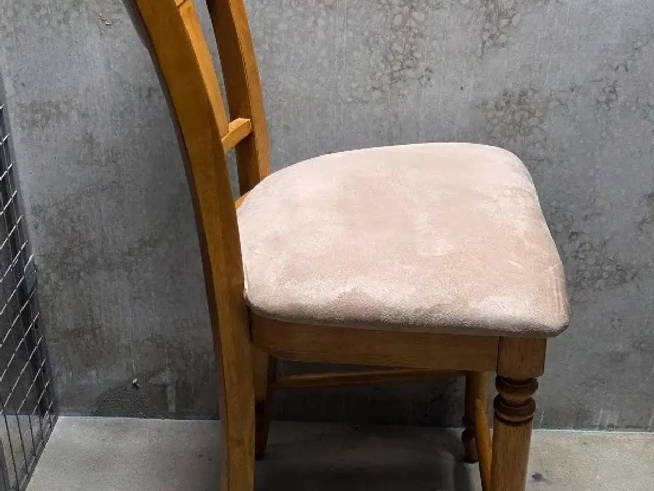 Billede 1 - Barstole i lakeret egetræ