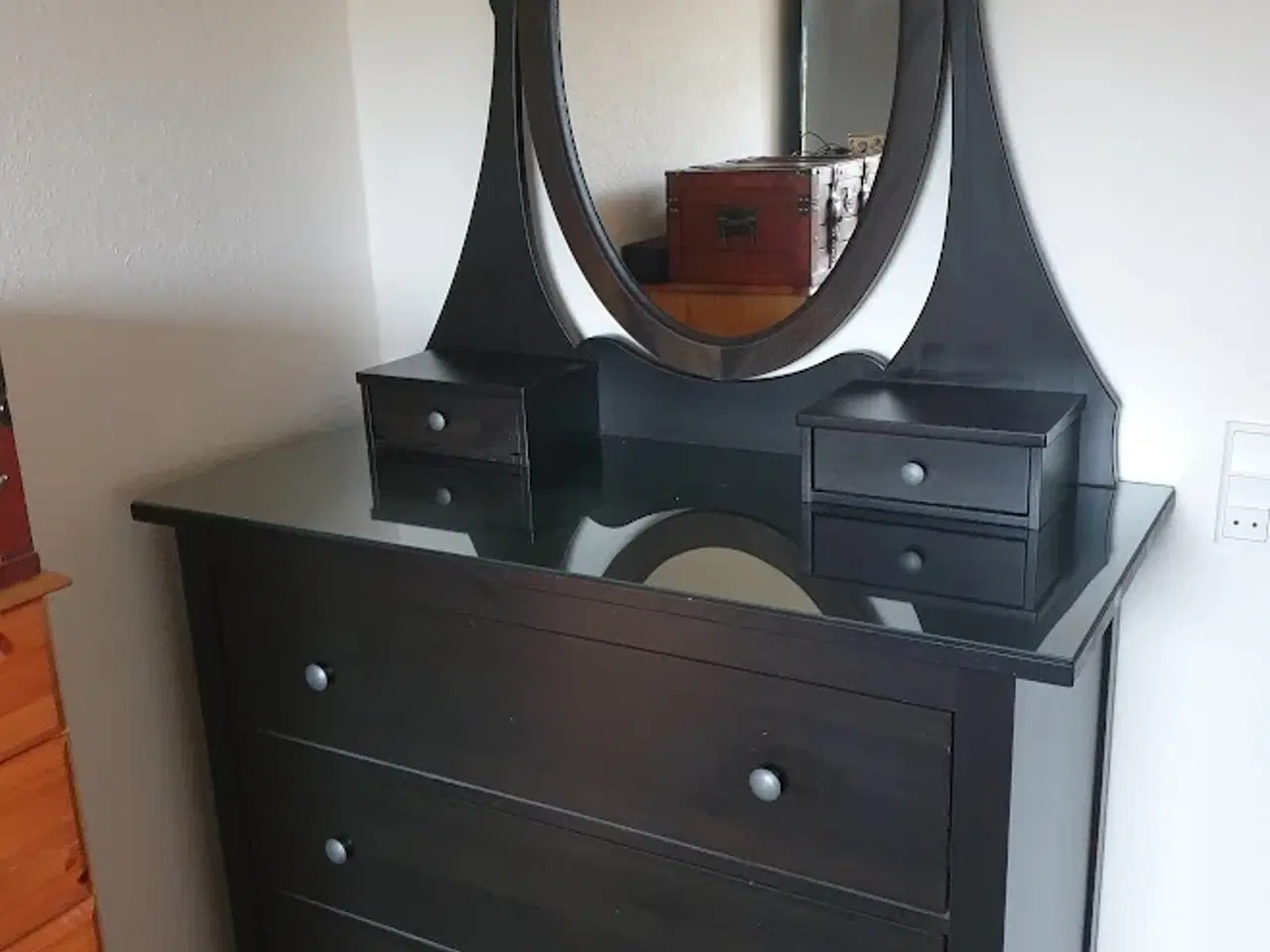 Billede 1 - Kommeode til entre -sminkebord