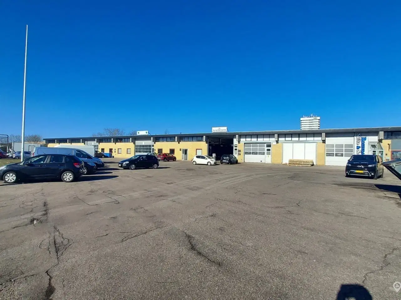 Billede 16 - Autoværksted / Værksted / Lager/ Produktion / Showroom - Stor port