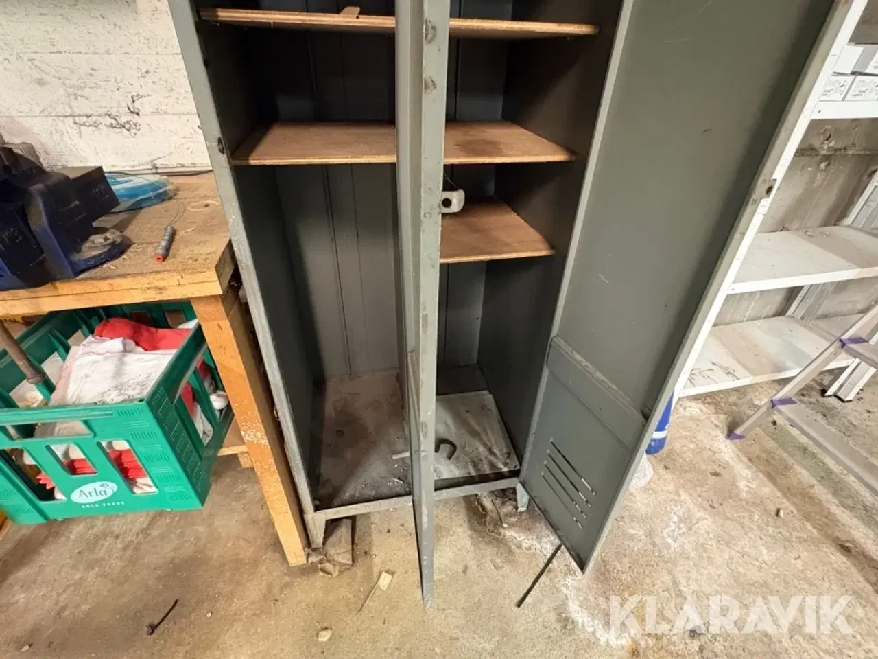 Billede 5 - Garderobeskab og stereoanlæg