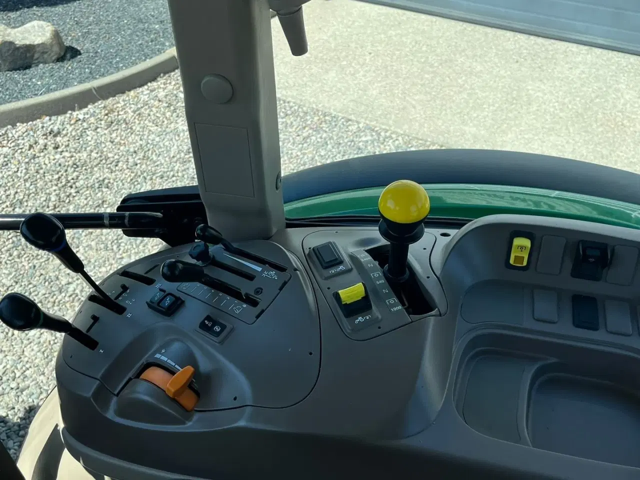 Billede 6 - John Deere 5115M Med frontlæsser, som ny