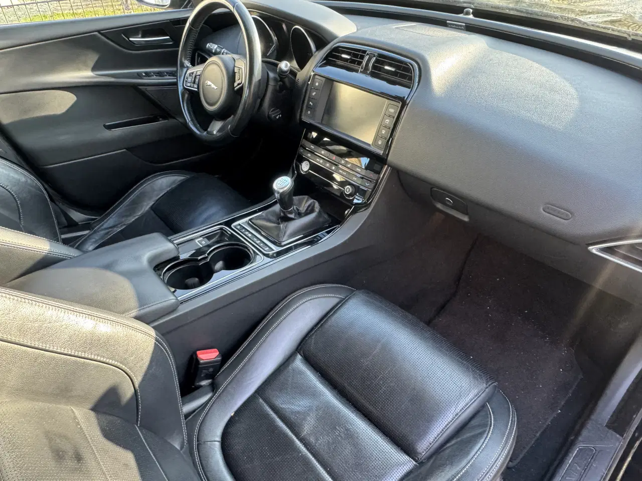 Billede 7 - Jaguar XE -manuelt 6gear