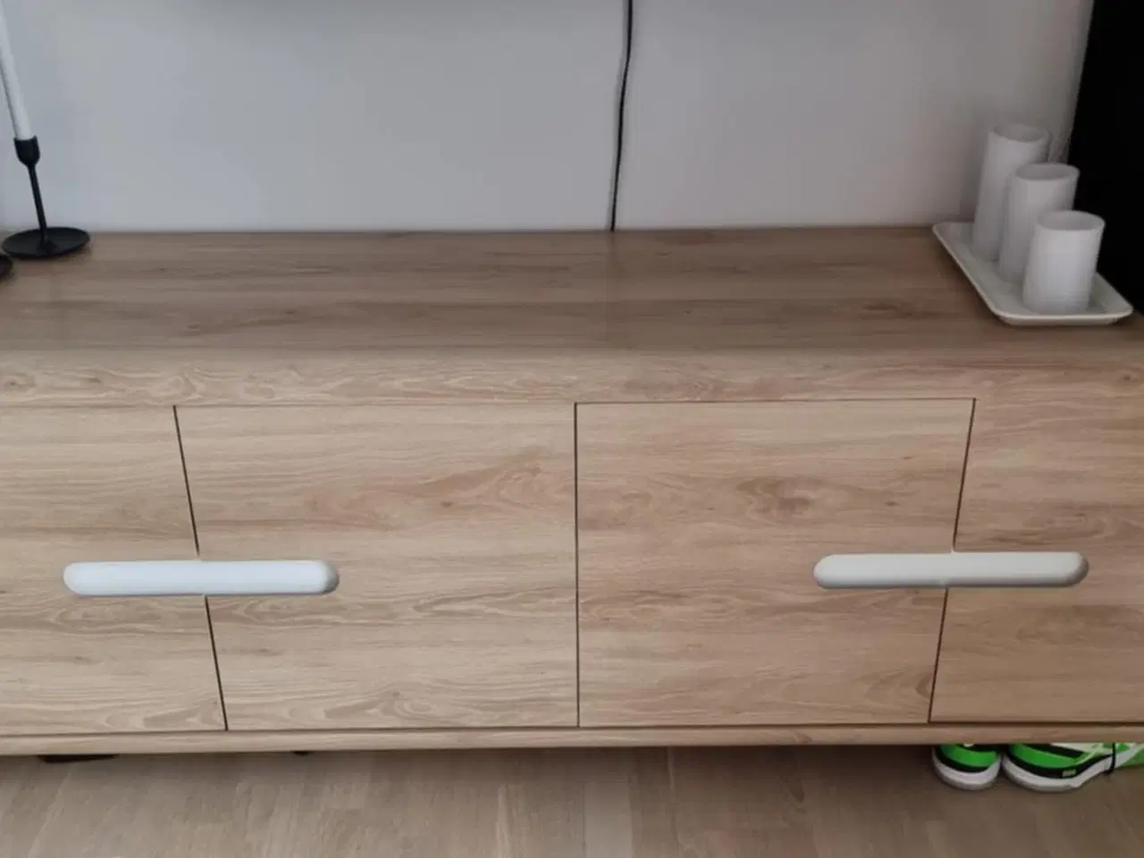 Billede 3 - Kommode i lyst laminat