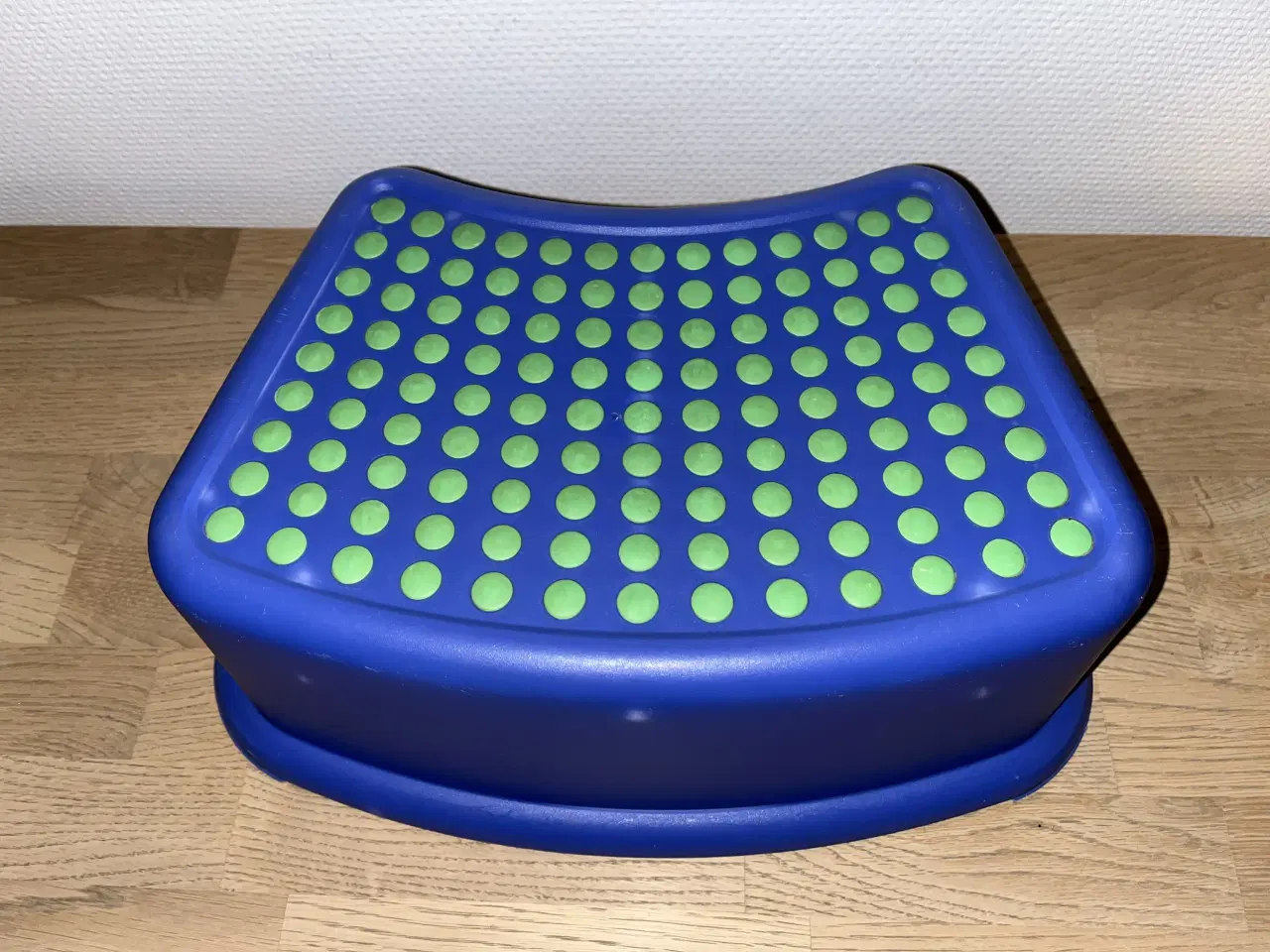 Billede 5 - Badeværelsesskammel, skridsikker, blå