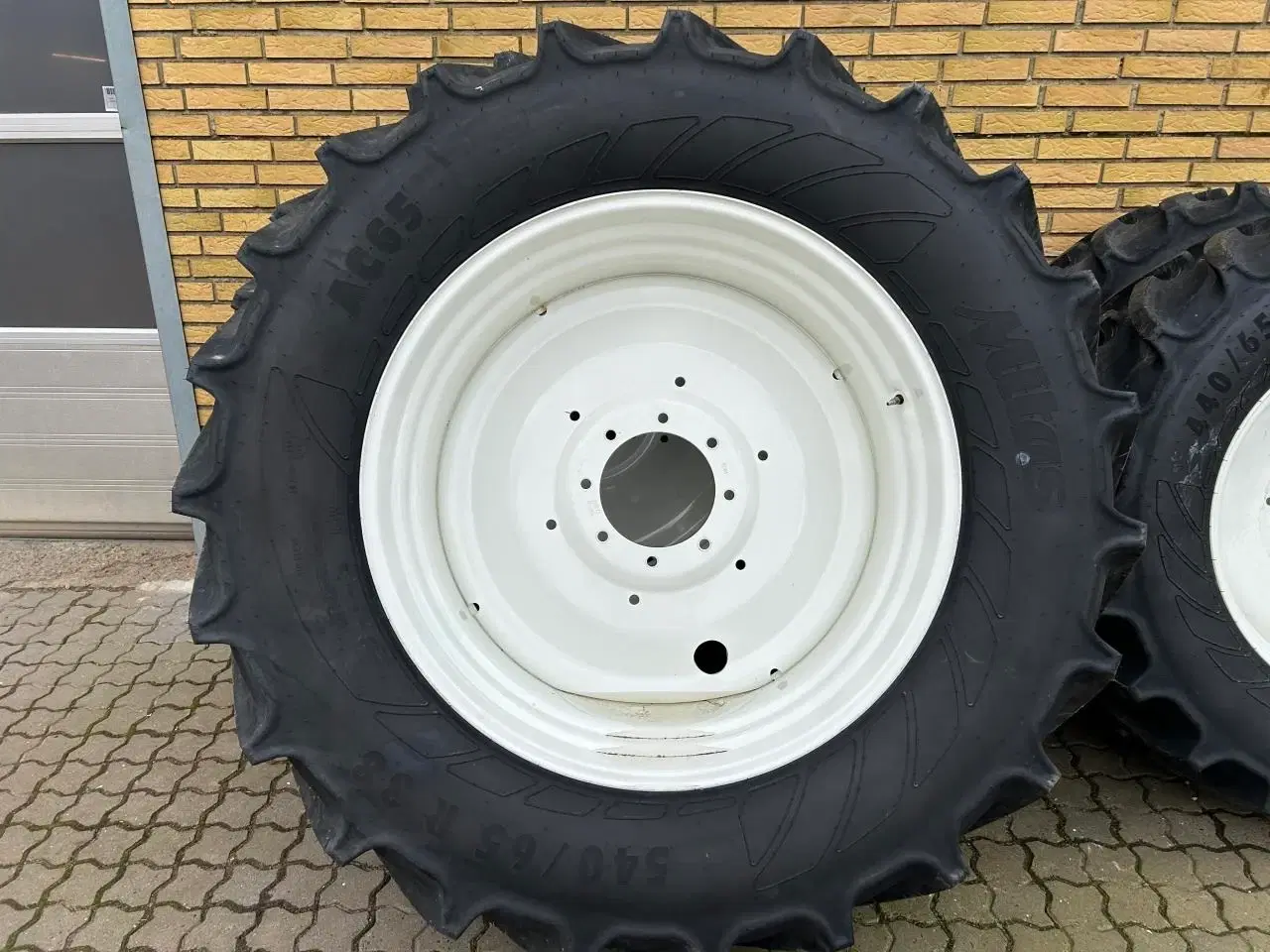 Billede 1 - New Holland 440/65R28+540/65R38