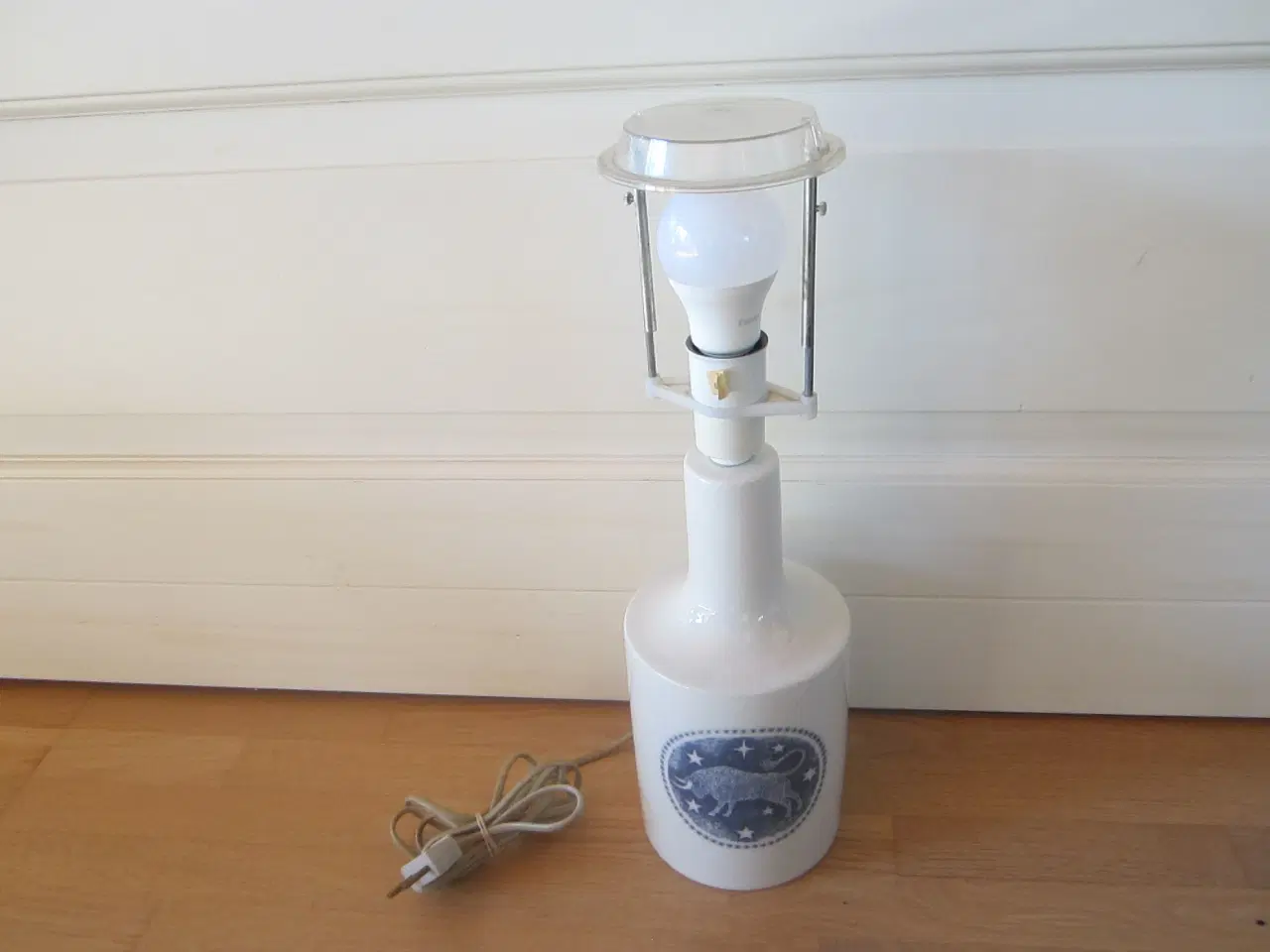 Billede 1 - Fejlfri Royal Copenhagen bordlampe "Tyren" ca 44 c