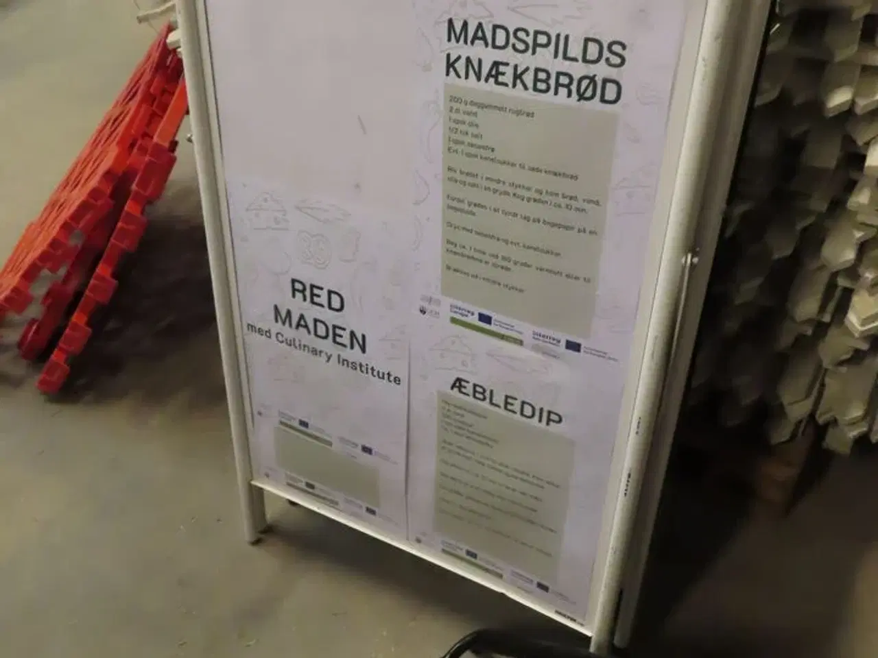 Billede 6 - Klapstole samt skilte