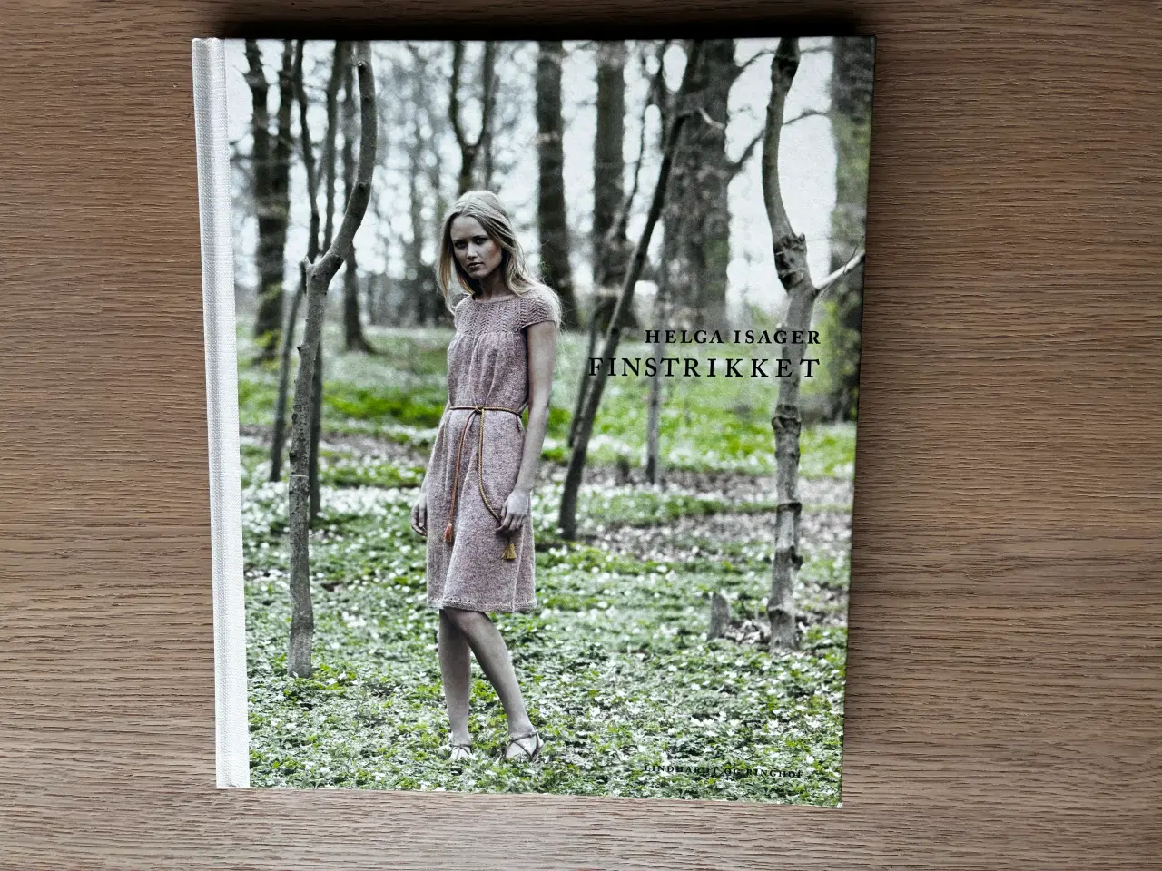 Billede 1 - FINSTRIKKET af Helga Isager