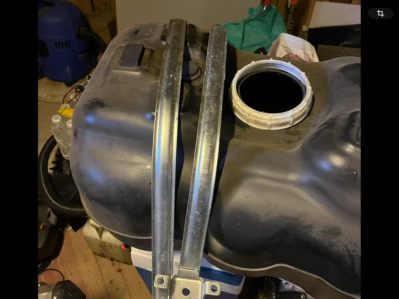 Billede 1 - Diesel tank med pumpe/tankmåler 