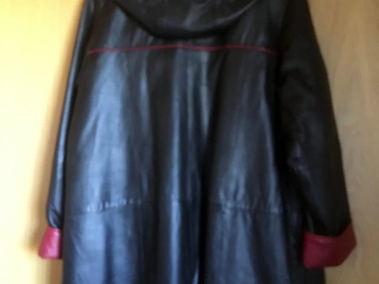 Billede 3 - Skindfrakke 3/4 lang i blød lammeskind