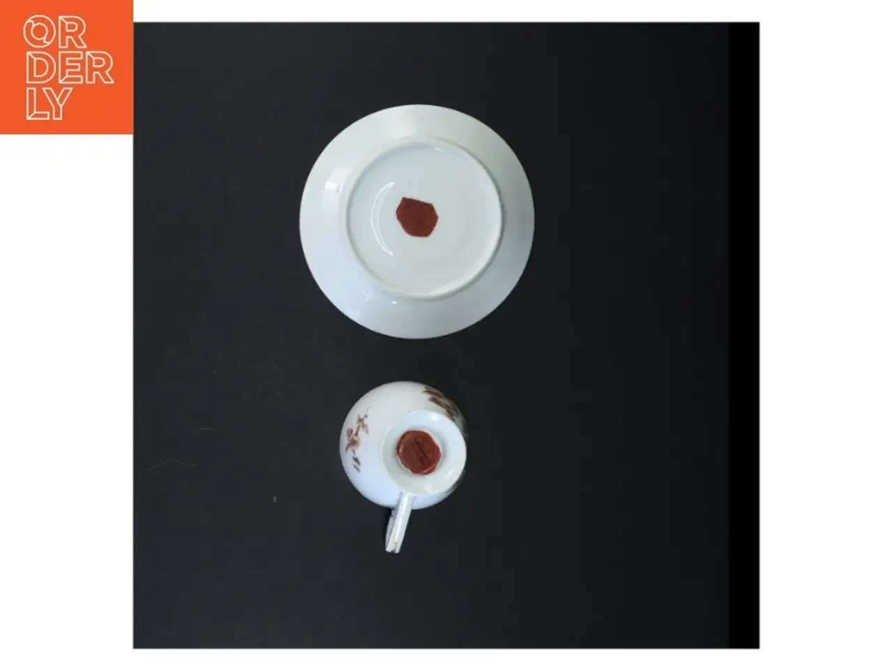 Billede 4 - Porcelænskop og underkop med blomstermotiv (str. Ø 13,5 cm)