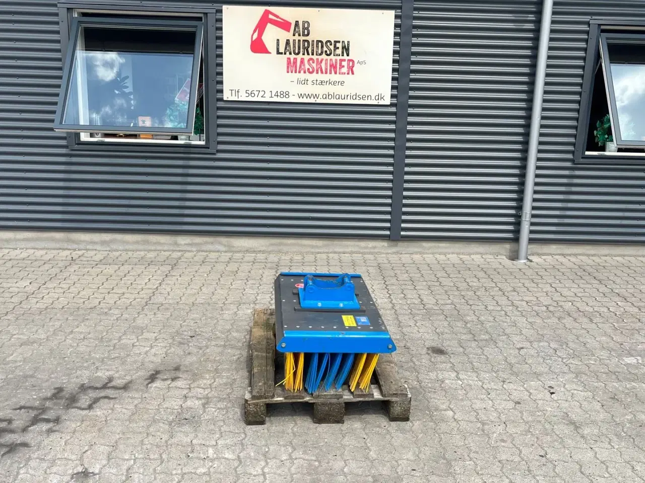 Billede 1 - - - - 100 cm Sweper kost til minigraver