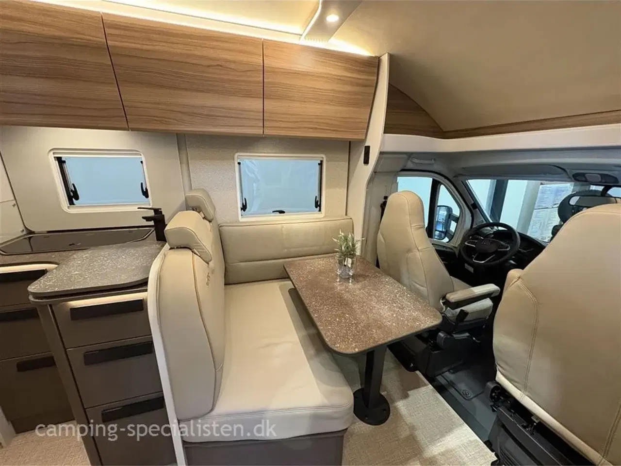 Billede 5 - 2026 - Bürstner B66 TD 690   NYHED! Bürstner B66 TD 690 2026 kampagnemodel - Kan ses nu hos Camping-Specialisten.dk
