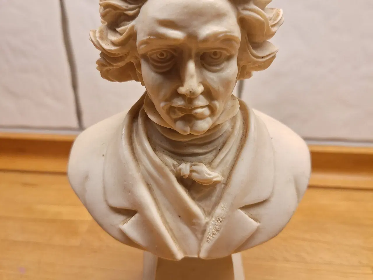 Billede 1 - Lille figur Beethoven. 22 cm.høj 