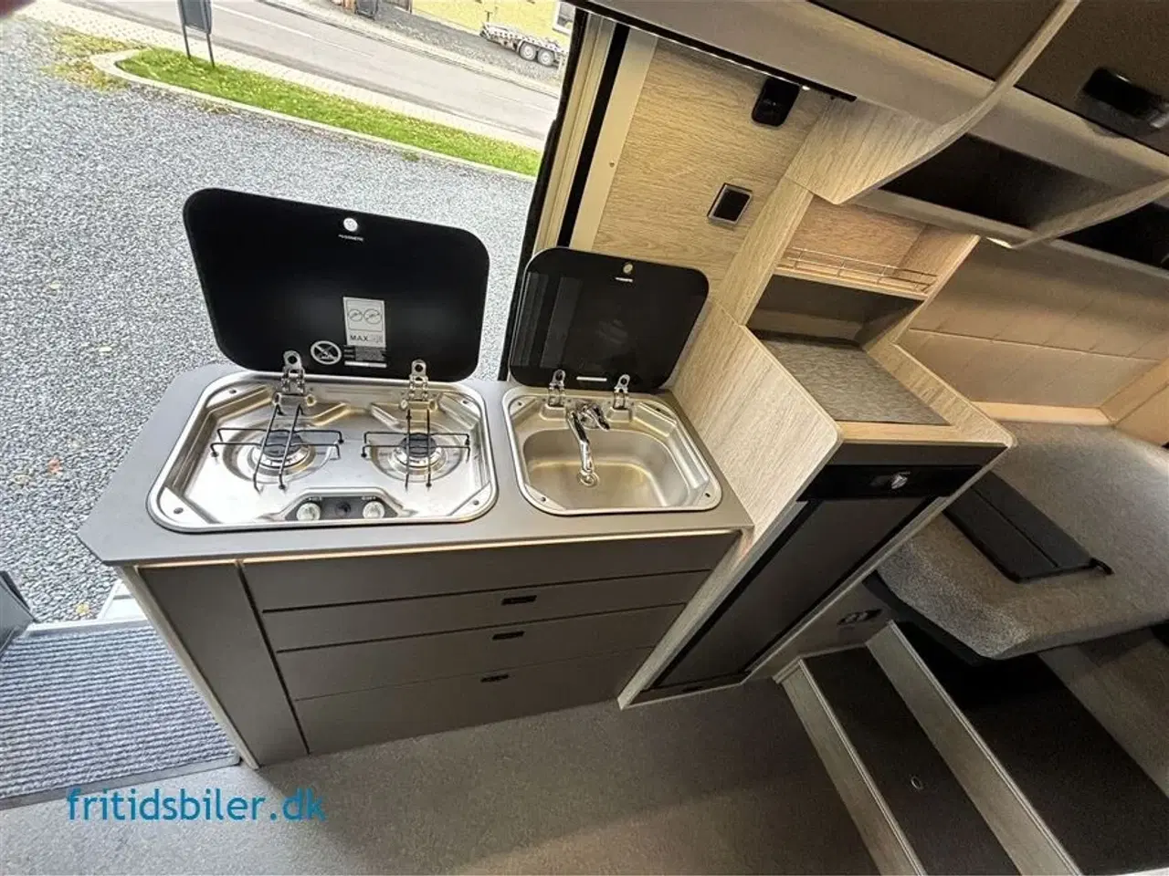 Billede 9 - 2025 - Bravia 636 180 Hk   Bravia 636 Med hævetag campervanen med masser af plads til 4 personer