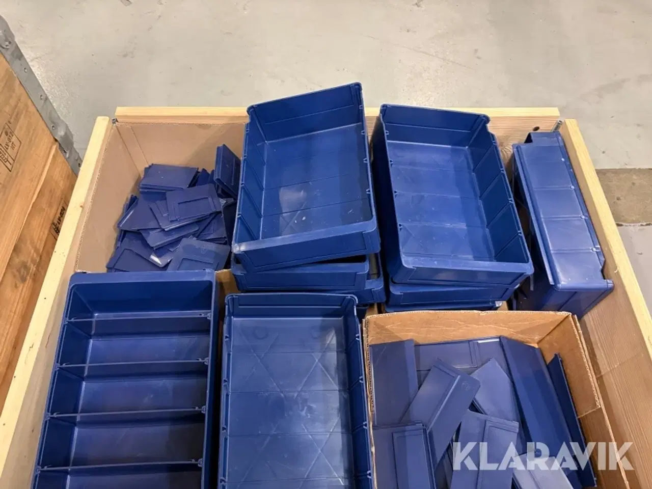 Billede 4 - Stort lot plastik kasser til opbevaring 5 paller