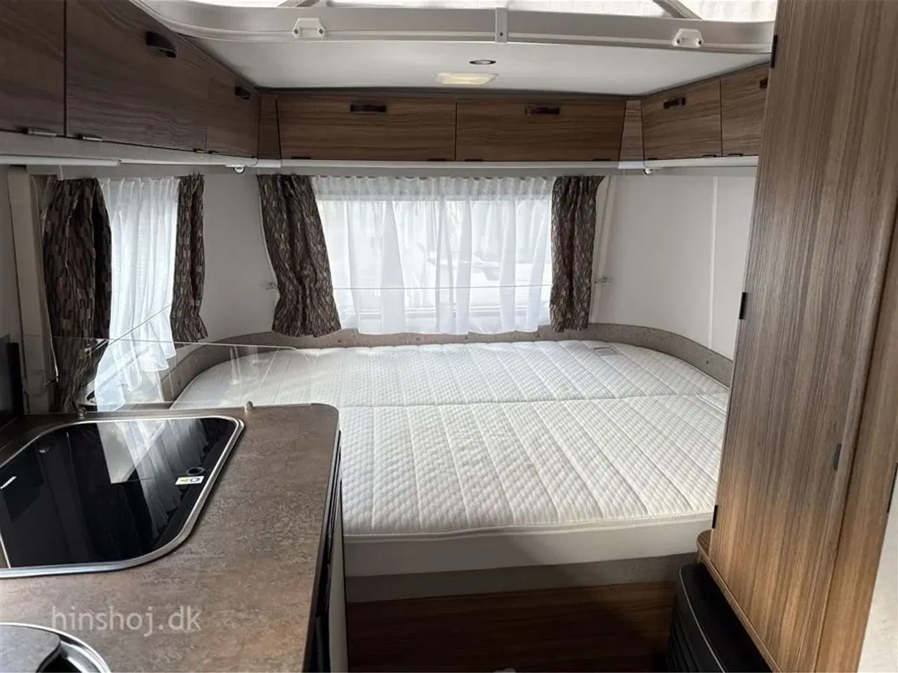 Billede 2 - 2023 - Eriba Touring 430 Legend   Lækker rejsevogn med fast dobbeltseng fra Hinshøj Caravan