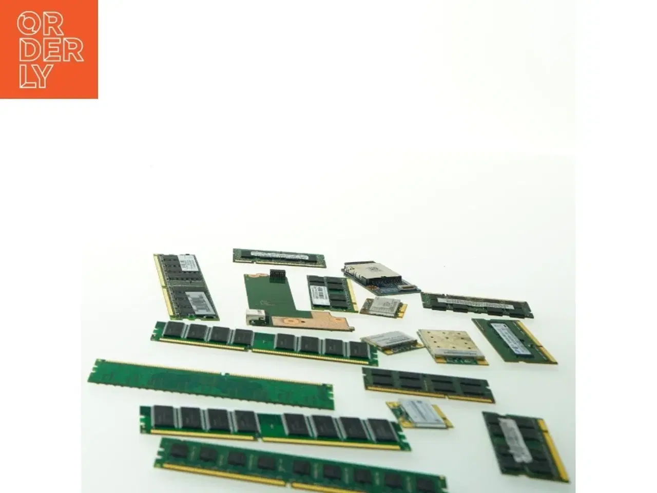 Billede 3 - Samling af computerkomponenter (str. 17 dele)