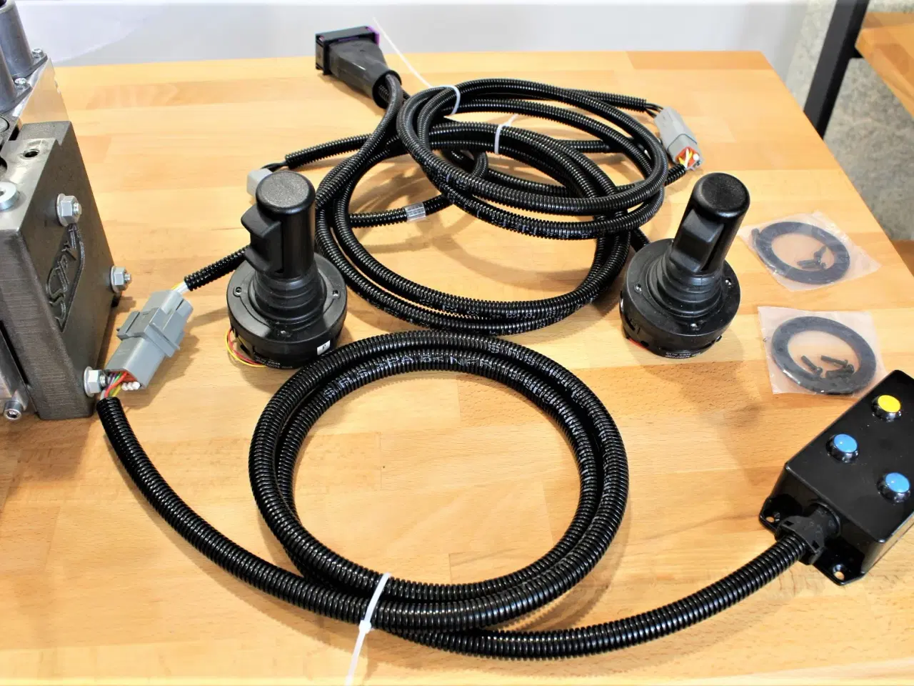 Billede 6 - Walvoil DPX 100 Canbus Otto Joysticks Scanreco