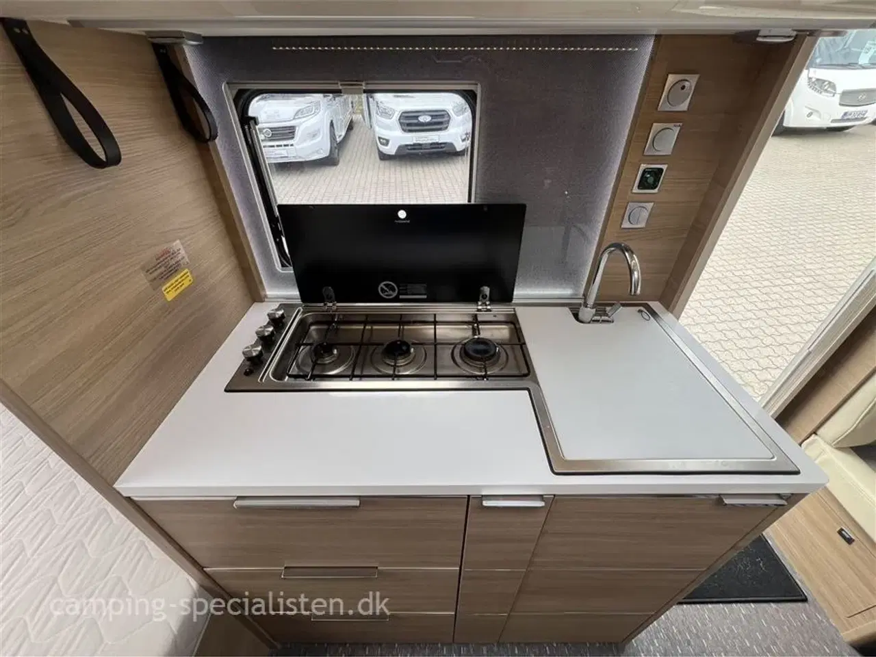 Billede 5 - 2017 - Adria Adora 482 LU   2017 Adria Adora 482 LU - se den nu hos Camping-Specialisten.dk