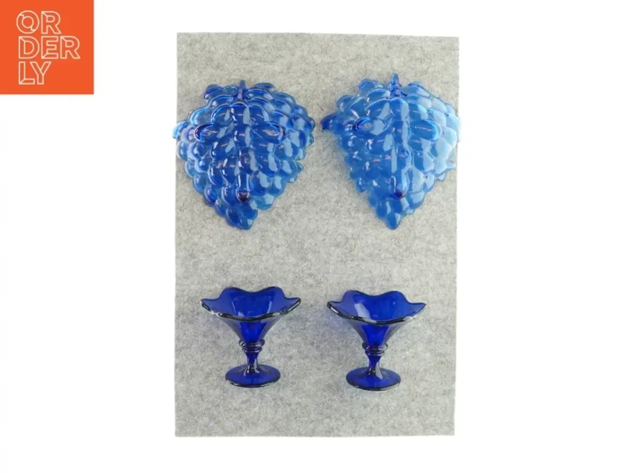 Billede 3 - To fade og to skåle på fødder i blåt glas