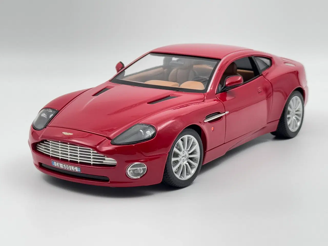 Billede 1 - 2001 Aston Martin V12 Vanquish - 1:18