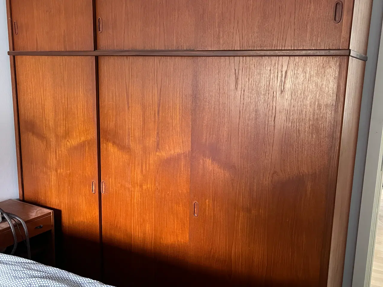 Billede 1 - Klædeskab teaktræ 