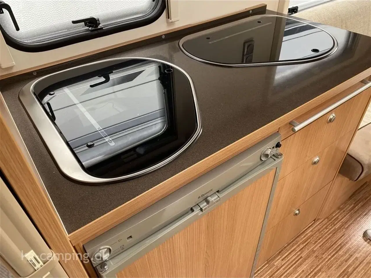 Billede 9 - 2010 - Adria Adora 542 UT VELHOLDT MED ENKELTSENGE OG RUNDSIDDEGRUPPE. MOVER