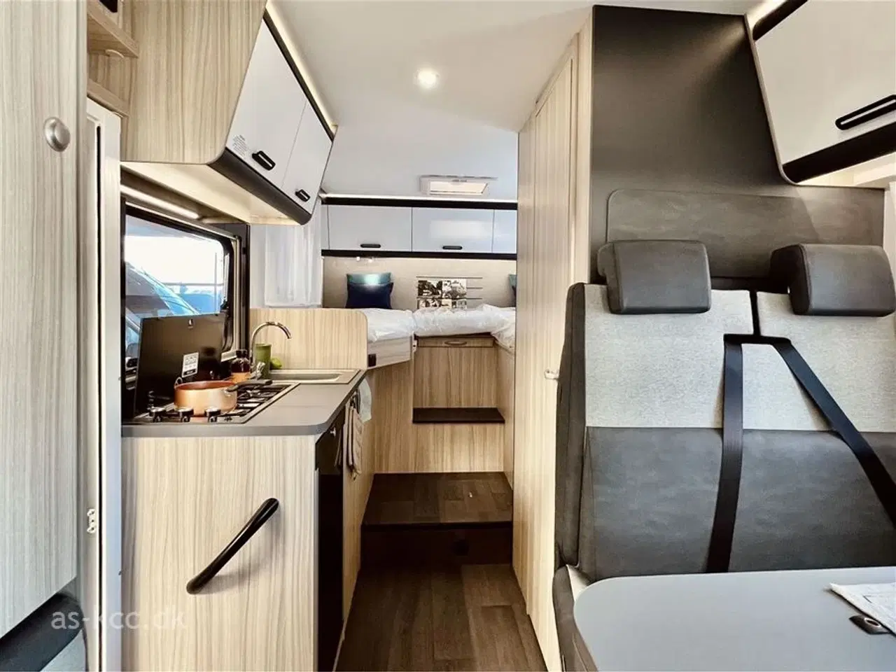 Billede 7 - 2024 - Sun Living S 65 SL   Lille Sun Living Autocamper med to enkelt senge.