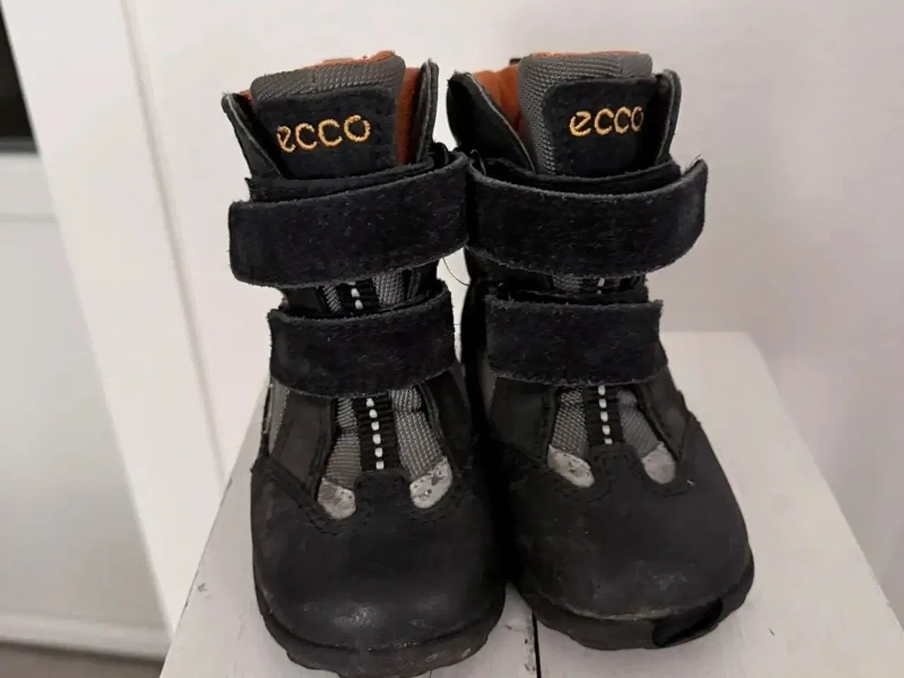 Billede 2 - Ecco sorte velcrostøvler. Str 22