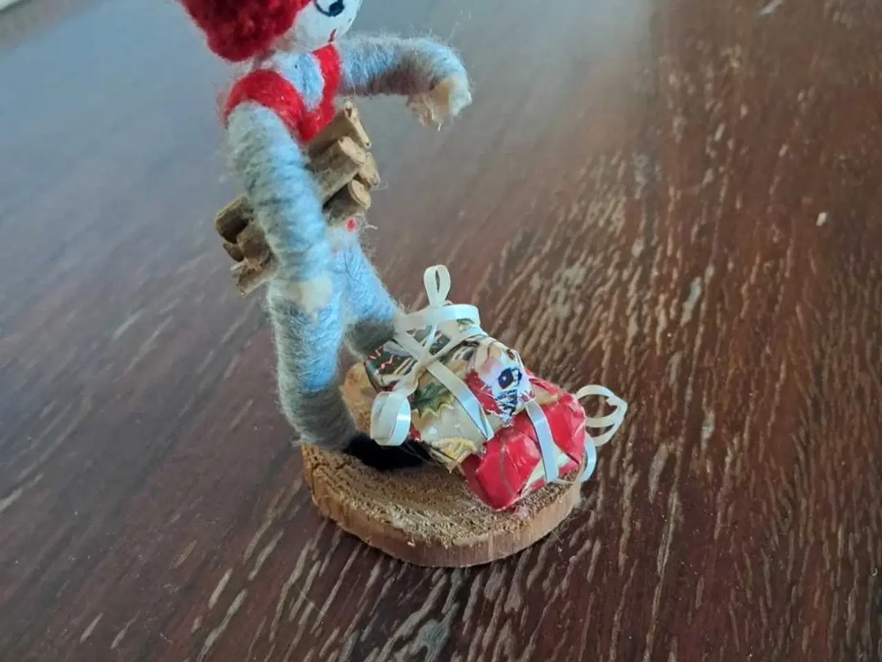 Billede 4 - Nisse med gaver