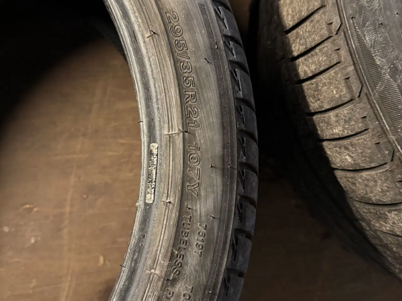 Billede 1 - Bridgestone 295/35-21