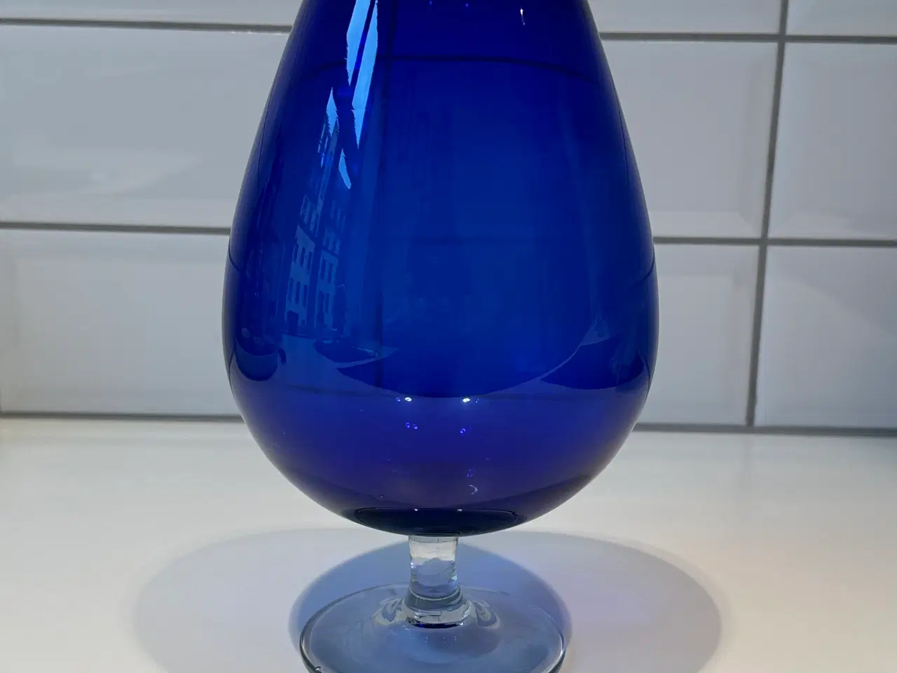 Billede 1 - Mørkeblå piedestal retro glasvase