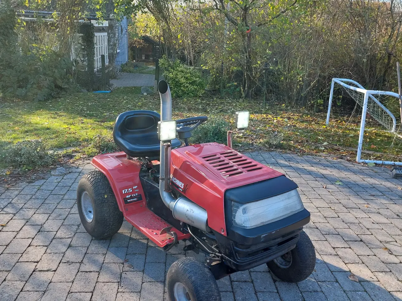 Billede 1 - MTD Yard Machines 17,5 hk havetraktor uden klippea